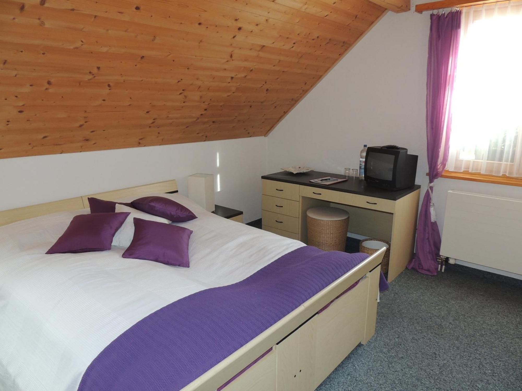 Hotel Bz Sunnahof Oberschan Room photo